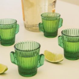 Shotglas Kaktus aus grünem Glas, Ambiente